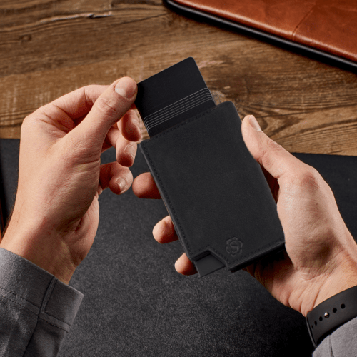 Deluxe Pasjeshouder Zwart + GPS Tracker