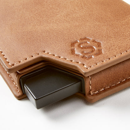 Deluxe Pasjeshouder Bruin + GPS Tracker